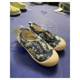 toddler size 9 slip on sneaks blue tye dye
