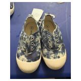 toddler size 8 slip on sneaks blue tye dye