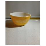 Pyrex bowl 402