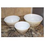 Pyrex Mixing Bowl Set