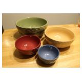 4 Nesting Mixing Bowls