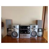 Sharp Stereo System with Speakers