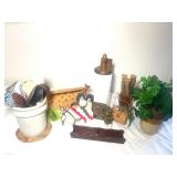 Assorted Kitchen Accessories