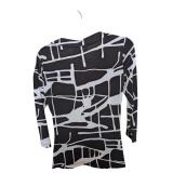 White Paints on Black Shirt Nueva Size 4 (C)