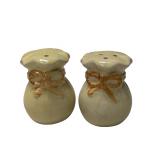 Vintage ï¿½Tied Bagï¿½ Salt & Pepper Shakers (K)