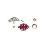 Lot of 5 Costume Brooches & Pins (J)
