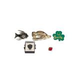 Lot of Five Vintage Pins & Brooches (J)