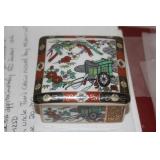 Japanese Imari porcelain Square Box