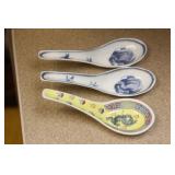 3 Chinese porcelain spoons