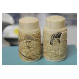 Set of 2 Japanese Bone Salt and Pepper Shaker