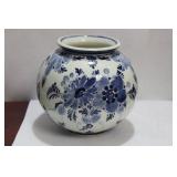 A Delft Jar - Regina 1015