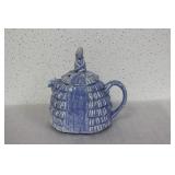A Rare Sadler Ye Daintee Ladyee Blue Teapot
