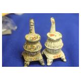 Cast Iron Stove form Salt and Pepper Shakers