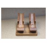 Walnut Decatur Pipe Holder