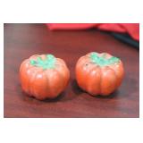 A Pair of Tomato Form Salt and Pepper sHaker