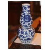 Chinese Blue and White Gourd Shape Vase