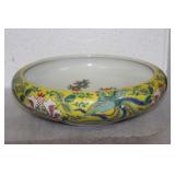 A Vintage/Antiqu Famille Jaune Porcelain Bowl