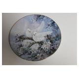 Collector's Plate 'The Doves' by Lena Liu
