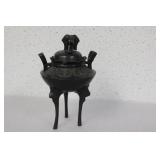 A Chinese Bronze Urn