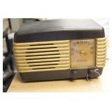 Federal Tube Radio 1040TB = Model