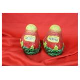Set of 2 Salt and Pepper Shakers