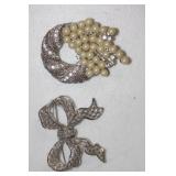 Lot of 2 Brooches