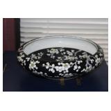 A Chinese/Asian Famille Noir Bowl
