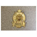 Rare Vincit Amor Patriae Cap Badge