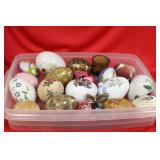 Lot of 18 Eggs