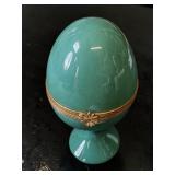 Limoges France Porcelain Green Pedestal Egg Trinket Box W Flower Shaped Clasp