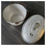 Aluminum Bucket & Aluminum Roasting Pan W Lid