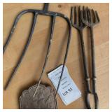 Pitchfork Head, Wrought Iron Forks, 1 Embossed Relief Ship Bookend