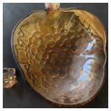 Indiana Glass Amber Fruit Bowl In Embossed Grape Cluster Pattern 
