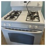 White GE Freestanding 4 Burner Gas Range:Stove 