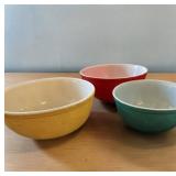 Pyrex Primary Colors Nesting Mixing Bowl Set of 3 (Red, Yellow, Green)