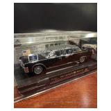 1961 PRESIDENTIAL LINCOLN DIECAST MODEL IN