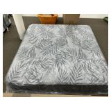 SEALY POSTUREPEDIC King Mattress. Retail:$1,249