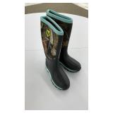 Ladies Muck Style Boots Size 6