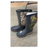 Men's Muck Style Boots Size 9