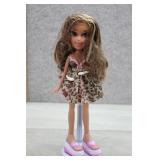 MGA Bratz Pampered Pupz Salon Style Yasmin Doll
