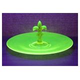 Vtg Fostoria Uranium Fleur De Lis Handle Tray
