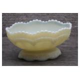 Vtg Westmoreland Milk Glass Argonaut Shell Bowl