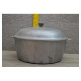 Vtg Club Aluminum Hammered Dutch Oven