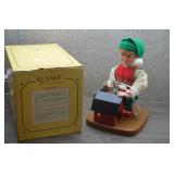 Rennoc Animations Christmas Elf Figure
