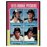 Lot of 20 1975 Topps Baseball Cards