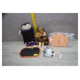 Assorted Halloween Decor