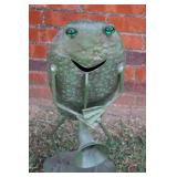 Vtg Whimsical Green Metal Frog Garden Sculpture