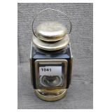Vtg Brass Oil Lantern Spun Cap Carriage Lamp