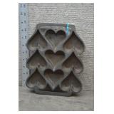 Vtg Cast Iron 9 Cup Heart Muffin Gem Pan
