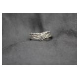 Vtg Silver Tone Textured Angel Wing Band Ring